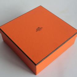 HERMES Boite carton orange 17,5x17,5x6 cm