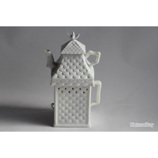 Ancienne Tisani�re porcelaine Maison