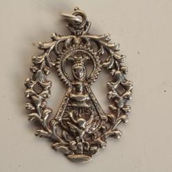 Pendentif argent Vierge Virgen del Sagrario Toledo Espagne XVIIIe si&egrave;cle