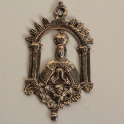 Pendentif argent Vierge Virgen del Sagrario Toledo Espagne XVIIIe siècle