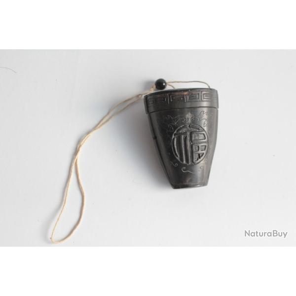 Boite Inro corne sculpt�e Chine