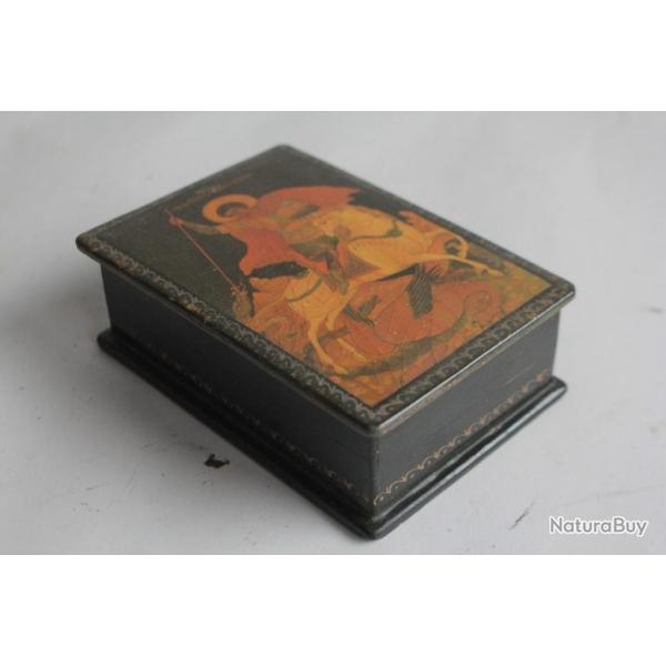 Ancienne Bo�te laqu�e Russe Saint Georges terrassant le dragon