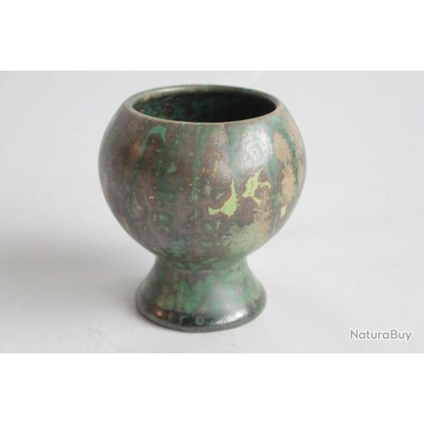 Petit vase gr�s � cristallisations sign�