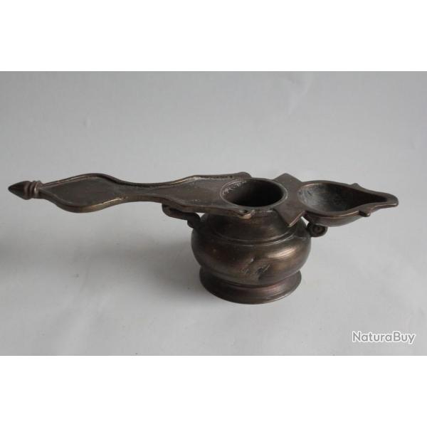 Ancienne lampe � huile Inde
