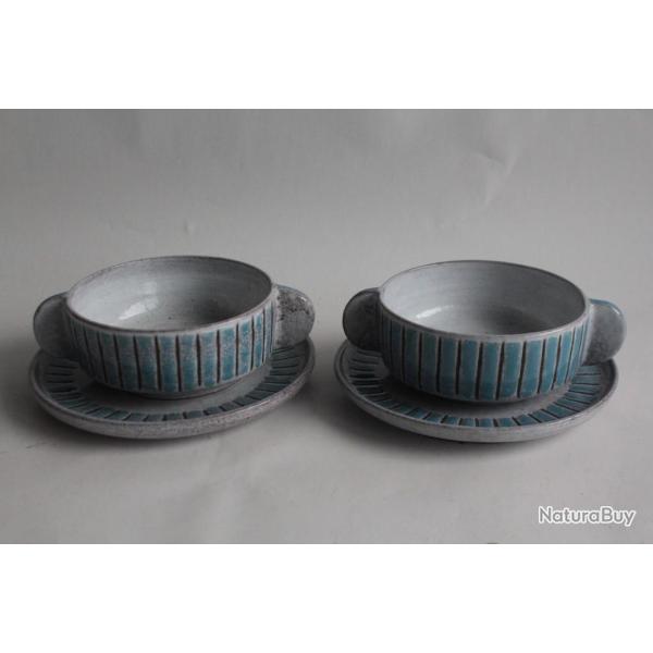 Deux tasses c�ramique sign�es SL 1960