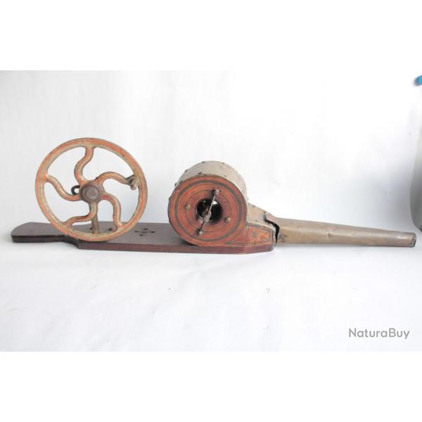 Ancien Soufflet de chemin�e � manivelle XVIIIe