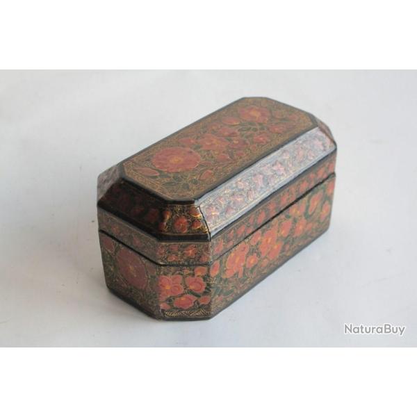 Ancienne boite papier m�ch� Qajar Perse