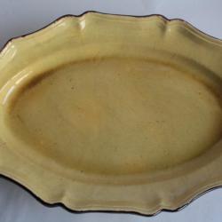 Ancien grand Plat provençal terre vernissée ocre