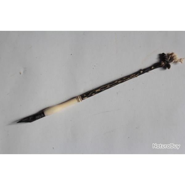 Porte-plume Chamois os sculpt� Art Populaire