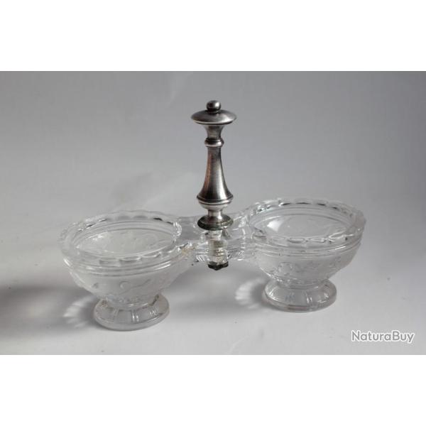 BACCARAT Ancienne sali�re cristal moul�