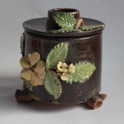 Ancien Pot couvert barbotine