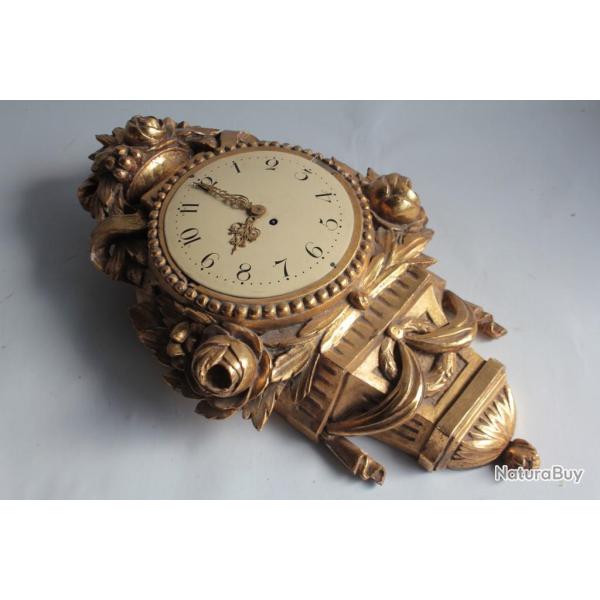 Montre Horloge murale bois sculpt� dor� 1900