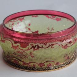 BACCARAT Bonbonnière cristal multicouche églantier Art Nouveau