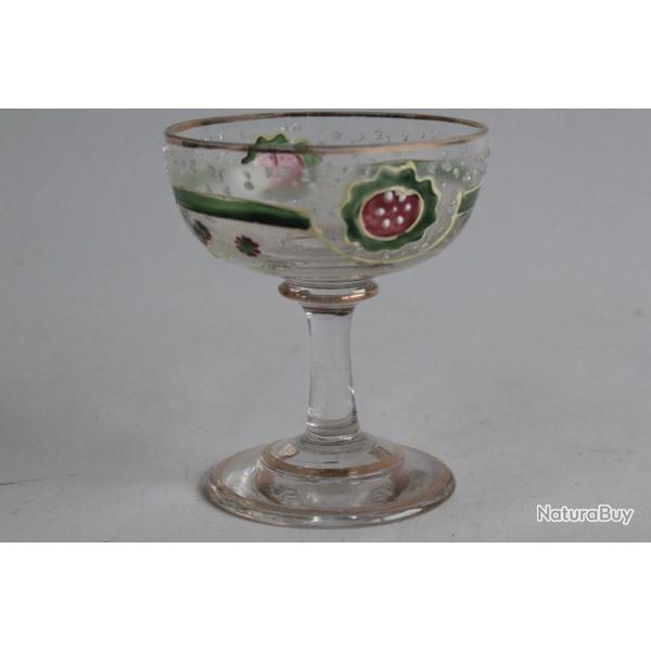 Ancien verre � liqueur �maill�