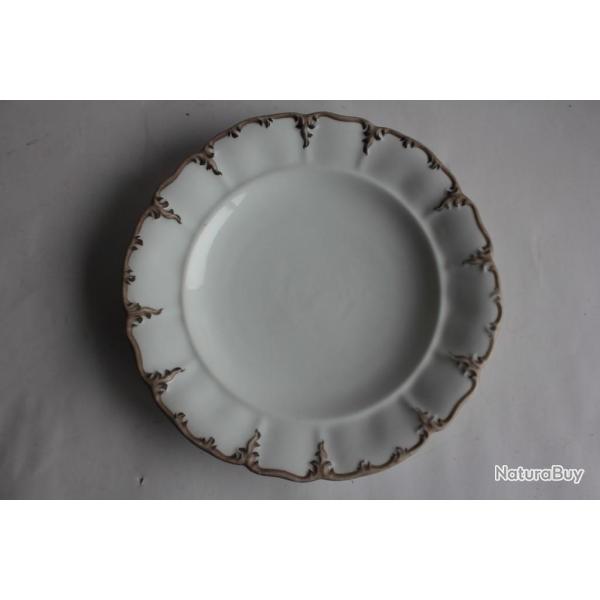 Assiette porcelaine Thun Kl�sterle Vienne Autriche XIXe si�cle