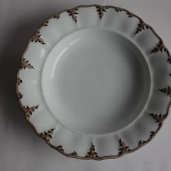 Assiette porcelaine Thun Klösterle Vienne Autriche XIXe siècle