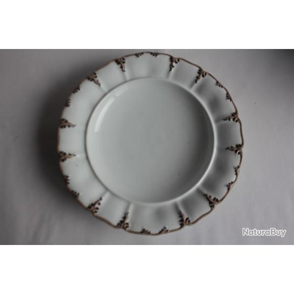 Plat de service porcelaine Thun Kl�sterle Vienne Autriche XIXe si�cle