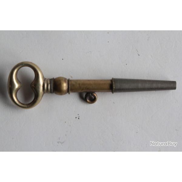 Ancienne cl� remontoir montre laiton
