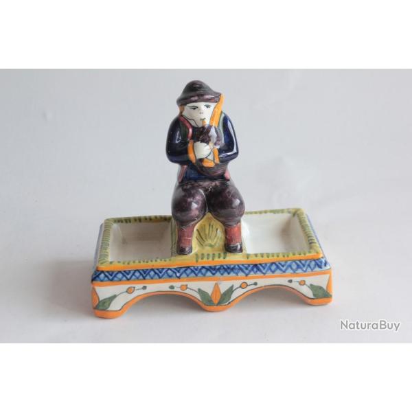 Saleron fa�ence Joueur de biniou Henriot Quimper