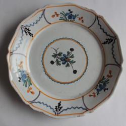 Assiette faïence Nevers XVIIIe siècle