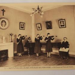 CPA Rhône Institution des jeunes aveugles Lyon-Vaise Piano Violon