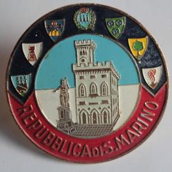 Insigne automobile Plaque de calandre émaillée Republica San Marino