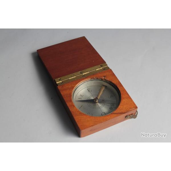 Ancienne boussole Maritime