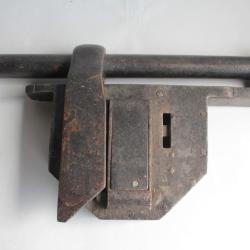 Ancien Grand Cadenas à moraillon fer forgé
