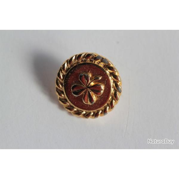 CHANEL Bouton m�tal dor� vintage
