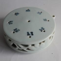 Ancien Porte encens porcelaine Corée