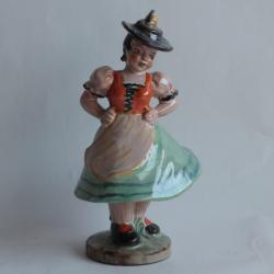 Femme Costume traditionnel céramique Suisse Autriche