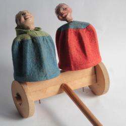 Ancien jouet à tirer Marottes composition feutrine