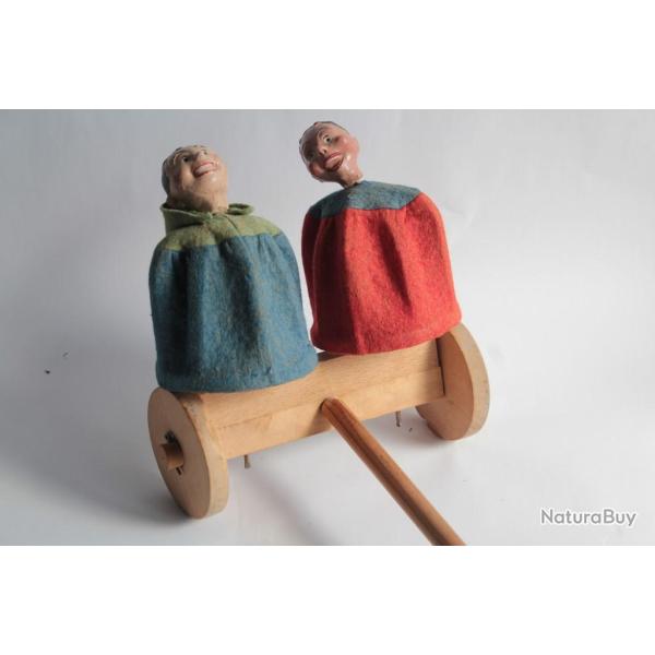 Ancien jouet � tirer Marottes composition feutrine
