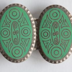 Boucle de ceinture émaillée