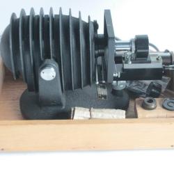Ancien microscope monoculaire Indeco PM-59