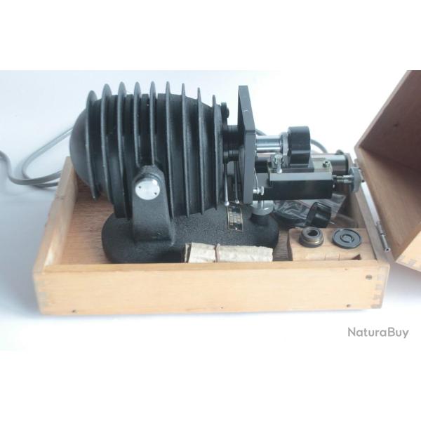 Ancien microscope monoculaire Indeco PM-59