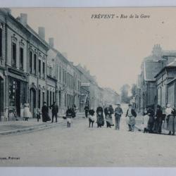 CPA Pas-de-Calais Frévent Rue de la Gare