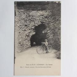 CPA Drome Route du Buis à Sideron Le Tunnel Enfant vélo