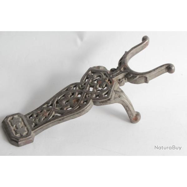 Ancien Tire bottes fonte