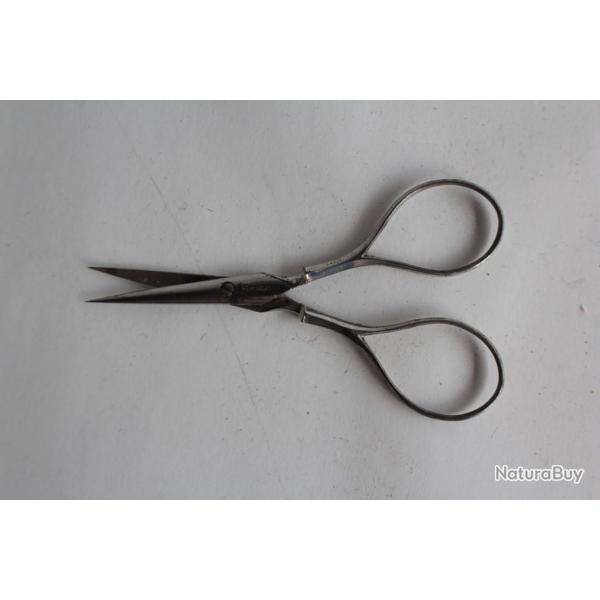 Ancienne paires de ciseaux acier Broderie Couture