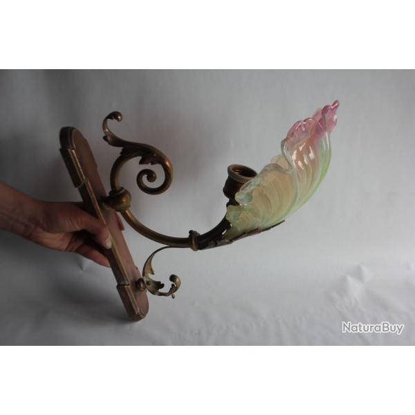 Applique murale coquillage verre opalescent 1900