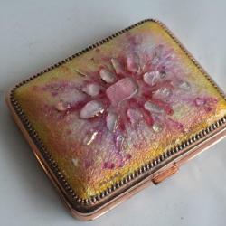 Poudrier émaux de Limoges