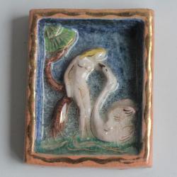 Bas relief Terre cuite émaillée Léda et le Cygne