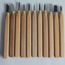 Lot 11 Outils de sculpteur ciseaux à main