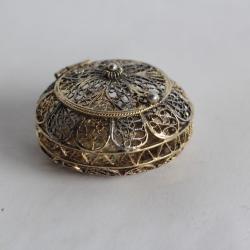 Boîte pilulier filigrane argent doré