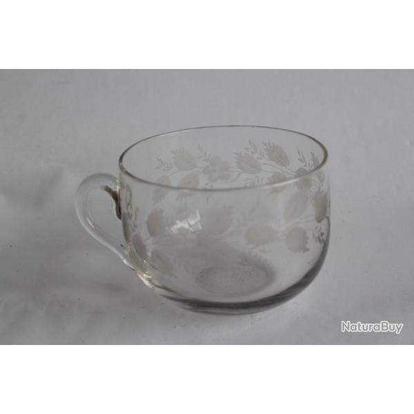 Ancien Verre de cure grav�