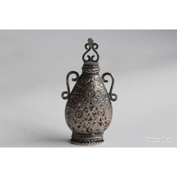 Flacon � Kohl argent oriental