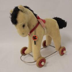 Ancien jouet à tirer Cheval mohair