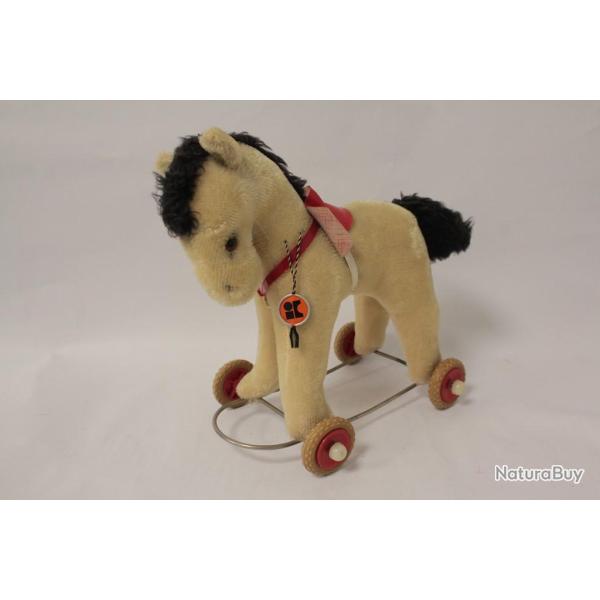 Ancien jouet � tirer Cheval mohair