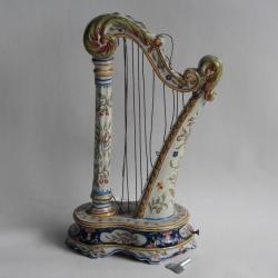 Harpe faïence Fourmaintraux frères Desvres Boite à musique